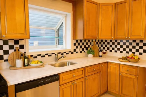 $2,600 | 304 Fulton Avenue, Unit 1, Jersey City, NJ 07305