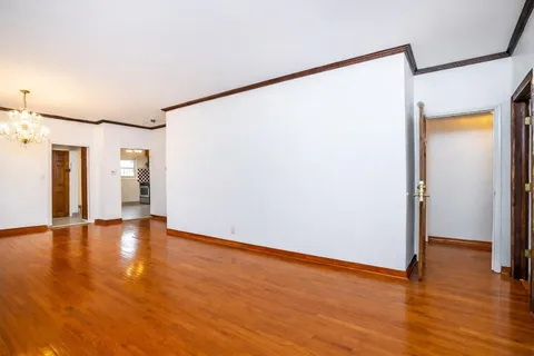 $2,600 | 304 Fulton Avenue, Unit 1, Jersey City, NJ 07305