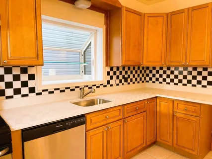 $2,600 | 304 Fulton Avenue, Unit 1, Jersey City, NJ 07305