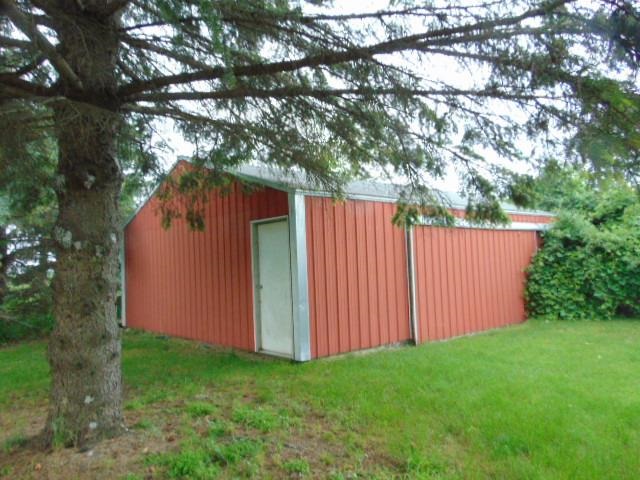 10862 North Allen Road Breckenridge, MI 48615 - Photo 5 of 33 1889211-4.JPG