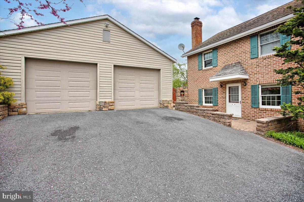 540 Hunters Valley Road Liverpool, PA 17045 - Photo 2 of 40 Oversized Garage