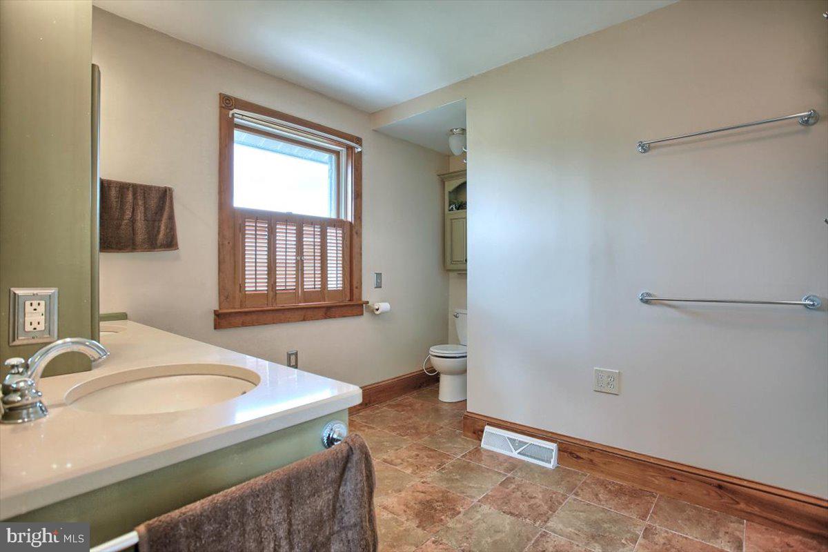 540 Hunters Valley Road Liverpool, PA 17045 - Photo 25 of 40 Master Bath