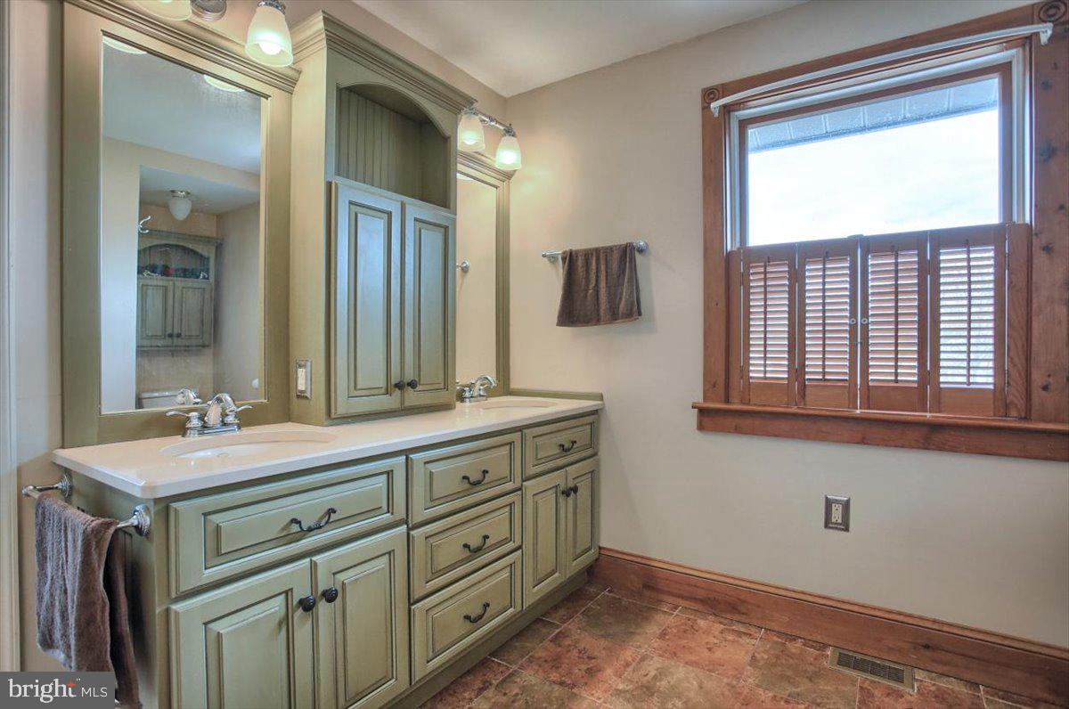 540 Hunters Valley Road Liverpool, PA 17045 - Photo 26 of 40 Master Bath