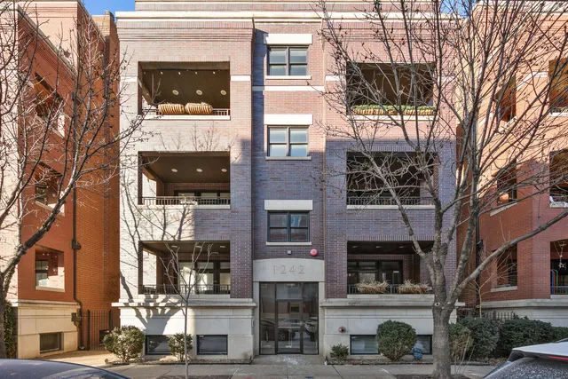 $739,900 | 1242 West Jackson Boulevard, Unit 2W, Chicago, IL 60607