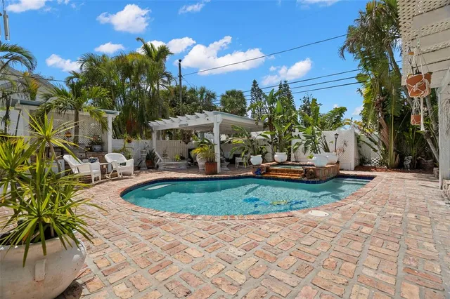 $1,549,000 | 806 Narcissus Avenue, Clearwater Beach, FL 33767