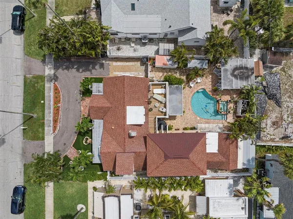 $1,295,000 | 806 Narcissus Avenue, Clearwater Beach, FL 33767