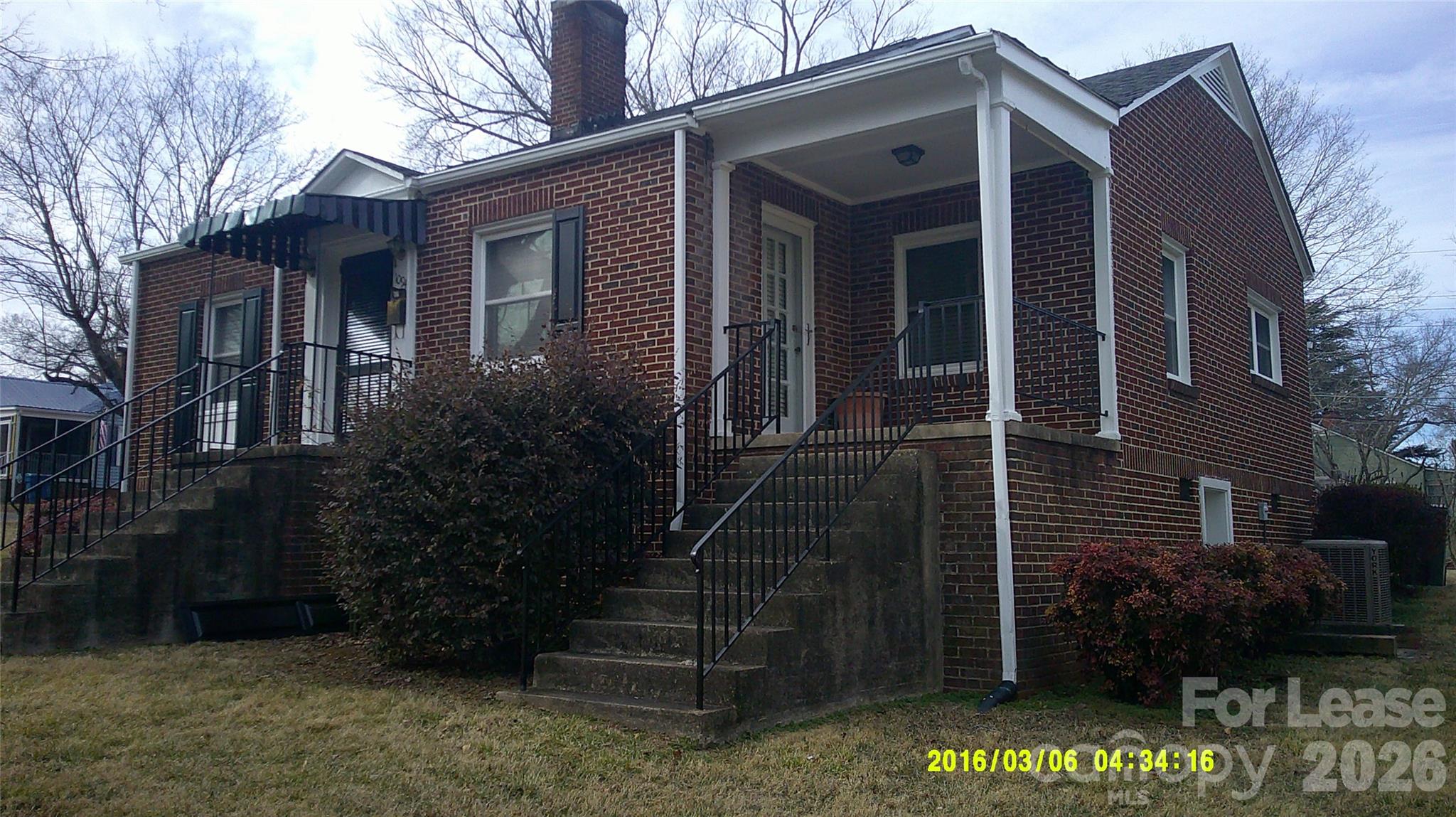 1094 14th Avenue Northwest Hickory, NC 28601 - Photo 2 of 15