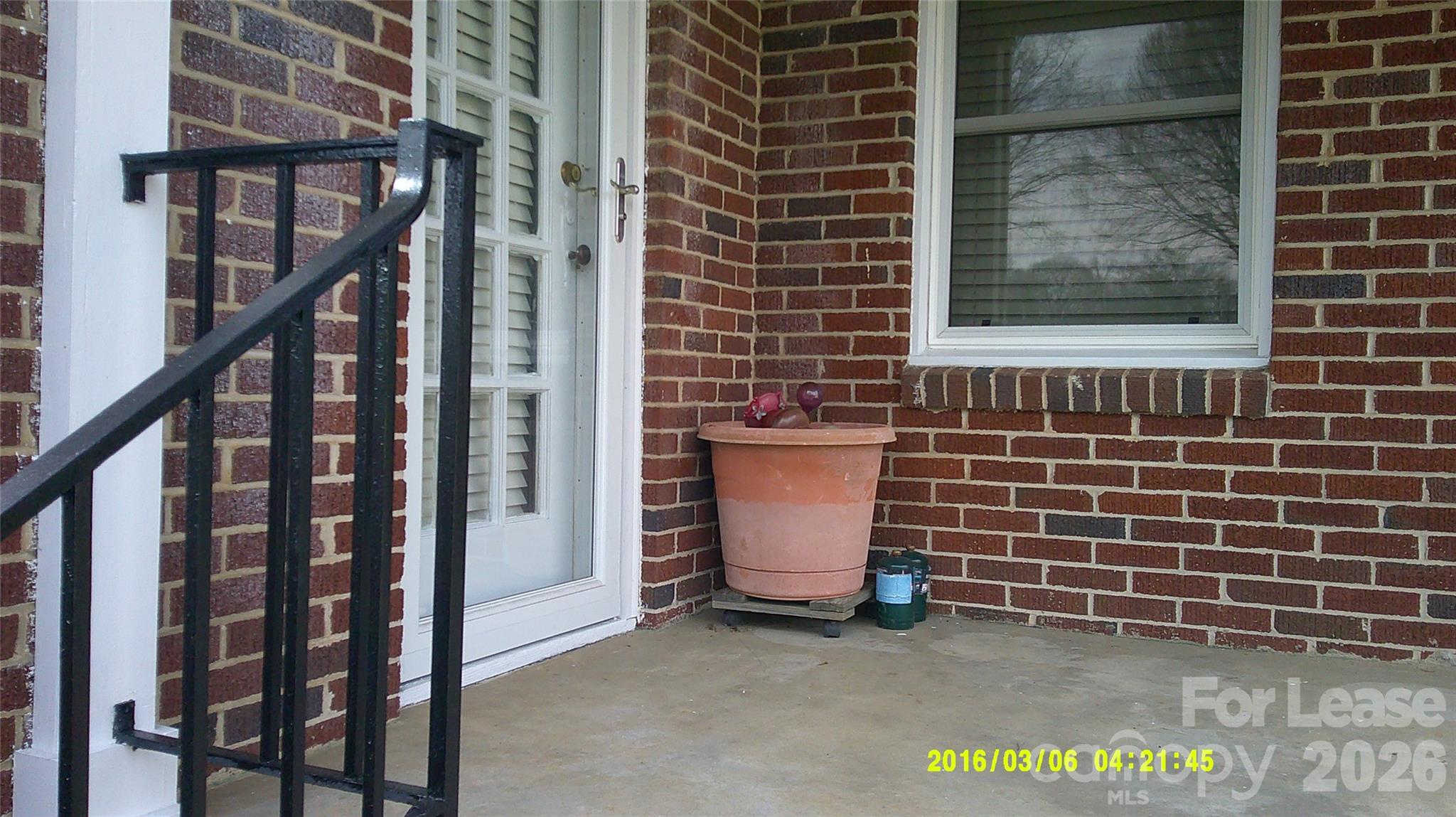 1094 14th Avenue Northwest Hickory, NC 28601 - Photo 3 of 15