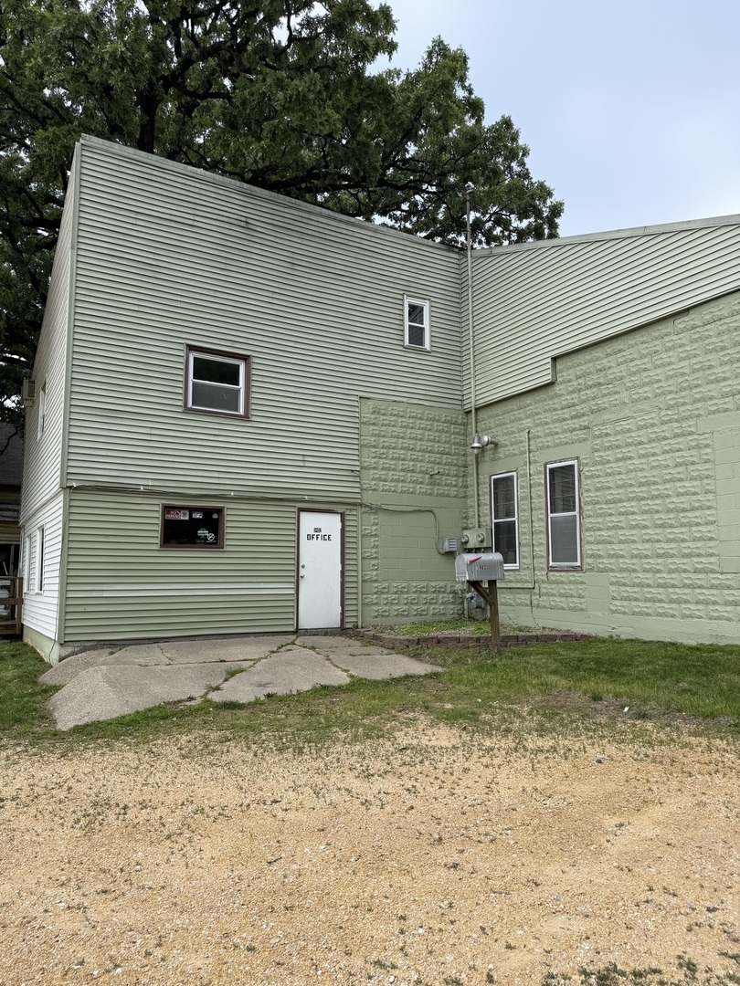 1802 Camanche Avenue Clinton, IA 52732 - Photo 2 of 18