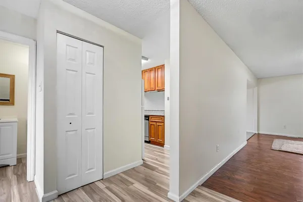 $195,000 | 221 Braeshire Drive, Unit B, Ballwin, MO 63021