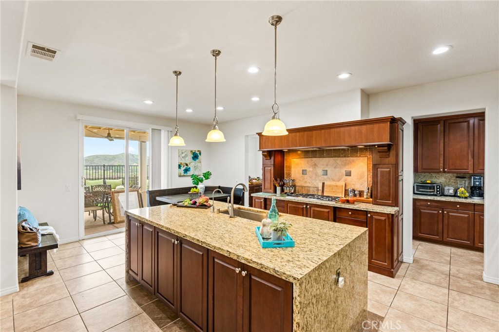 26607 Millhouse Drive Saugus, CA 91350 - Photo 13 of 68