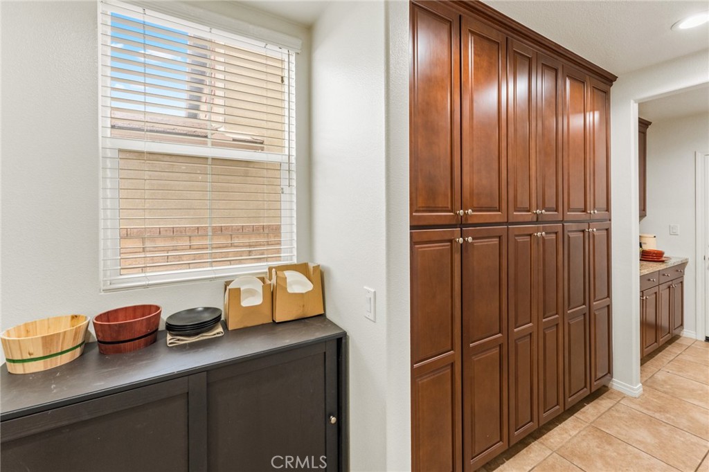 26607 Millhouse Drive Saugus, CA 91350 - Photo 22 of 68