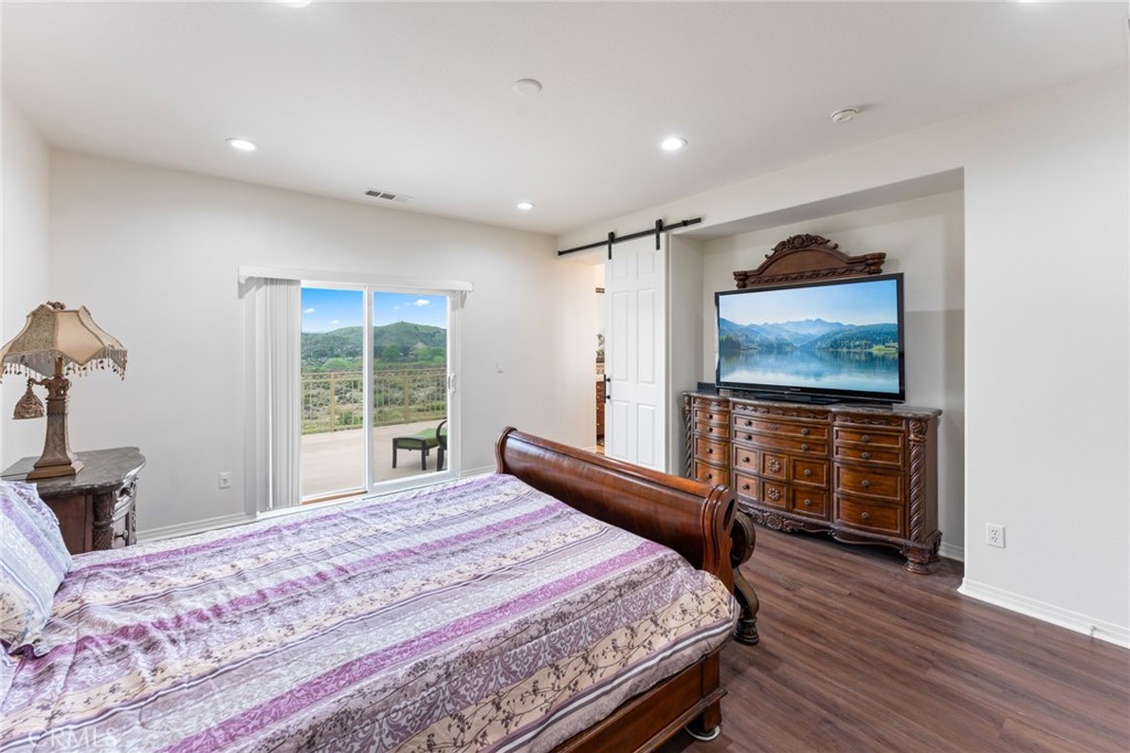 26607 Millhouse Drive Saugus, CA 91350 - Photo 29 of 68