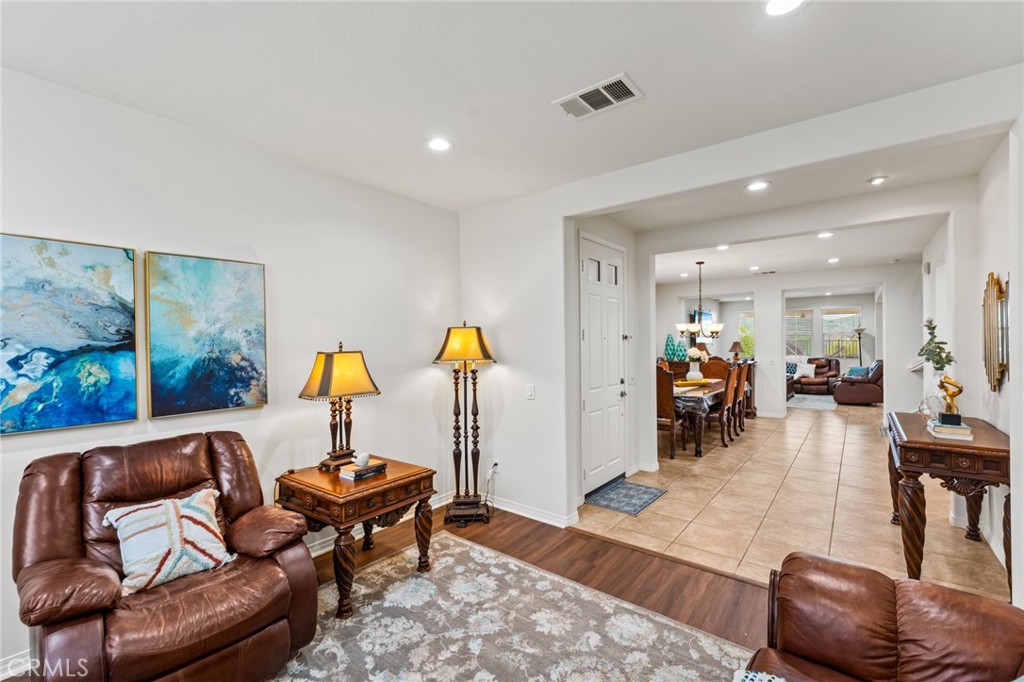 26607 Millhouse Drive Saugus, CA 91350 - Photo 3 of 68