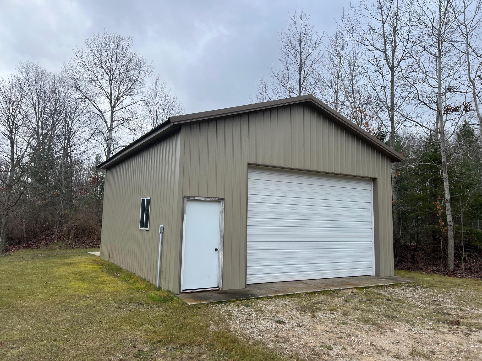 12438 Goebel Road Cheboygan, MI 49721 - Photo 32 of 39 Gallery Image 32