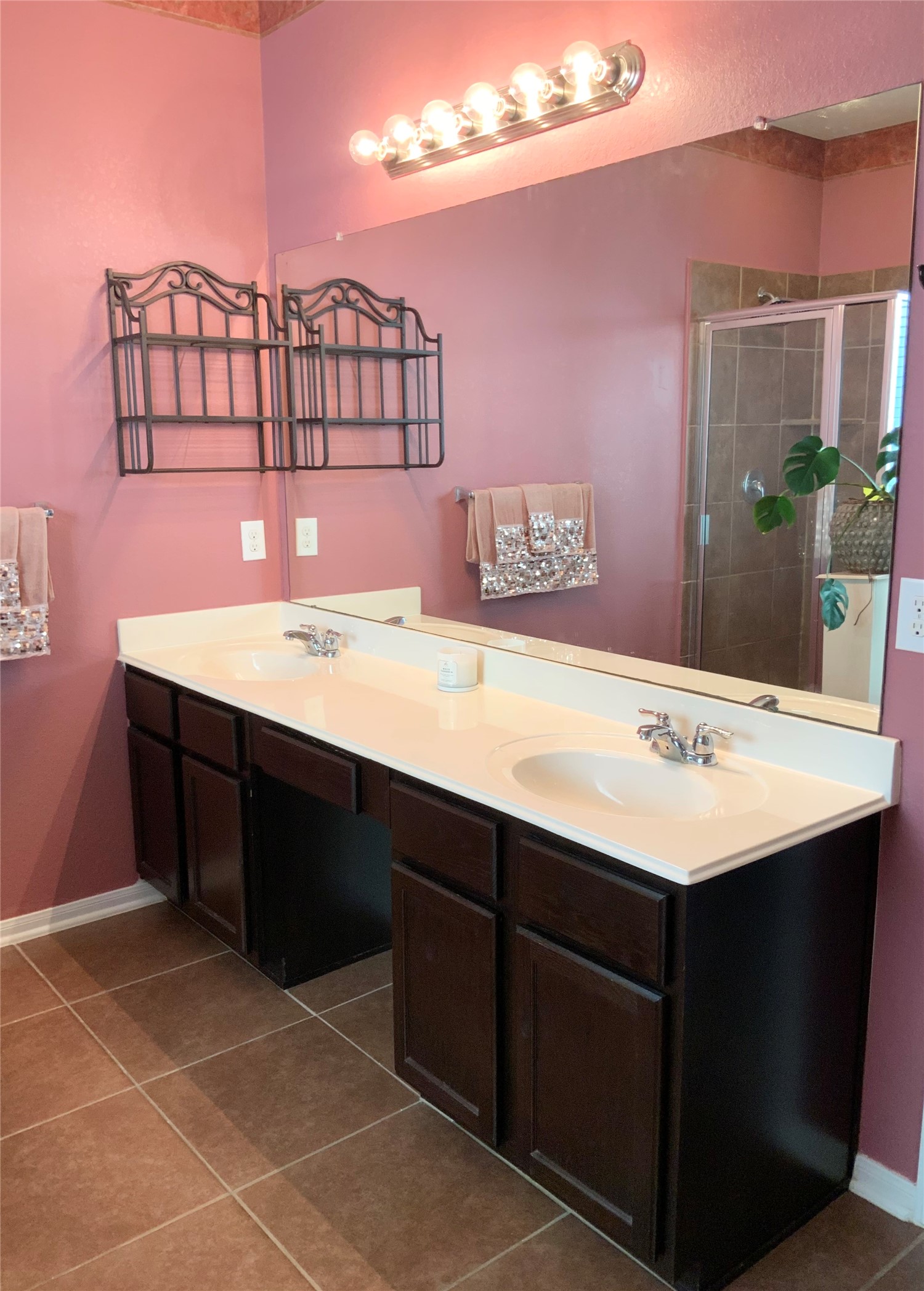 5446 Peppermint Lane Baytown, TX 77521 - Photo 27 of 49 Double sink vanity