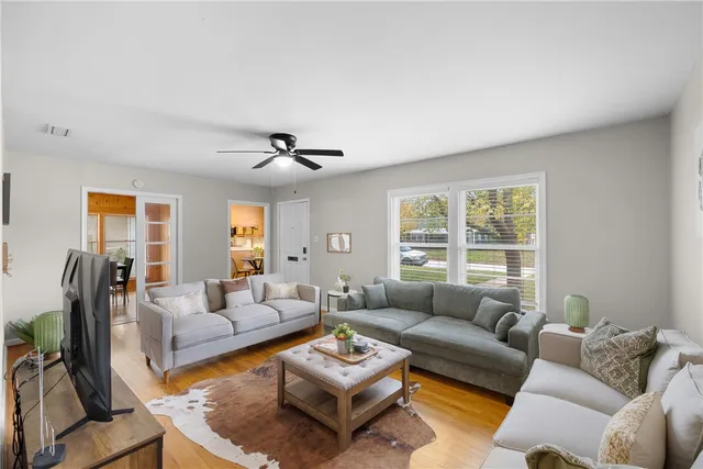 $369,900 | 909 Enfield Street, Bryan, TX 77802