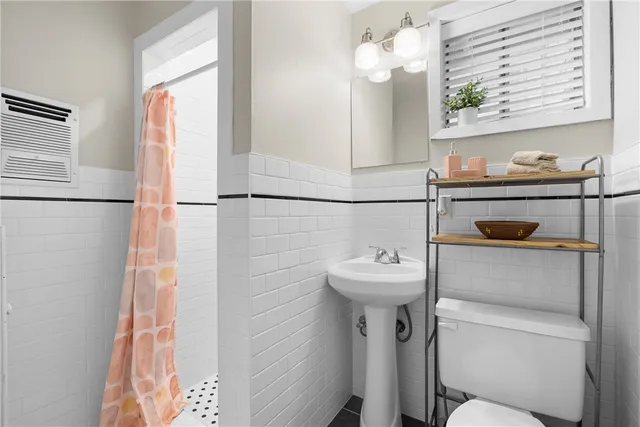 $369,900 | 909 Enfield Street, Bryan, TX 77802