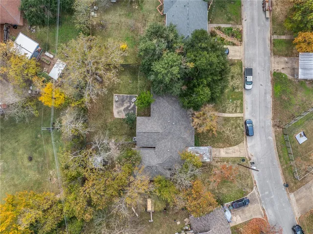 $369,900 | 909 Enfield Street, Bryan, TX 77802