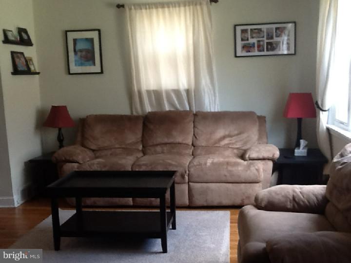244 Friendship Road Drexel Hill, PA 19026 - Photo 6 of 25 Living Room