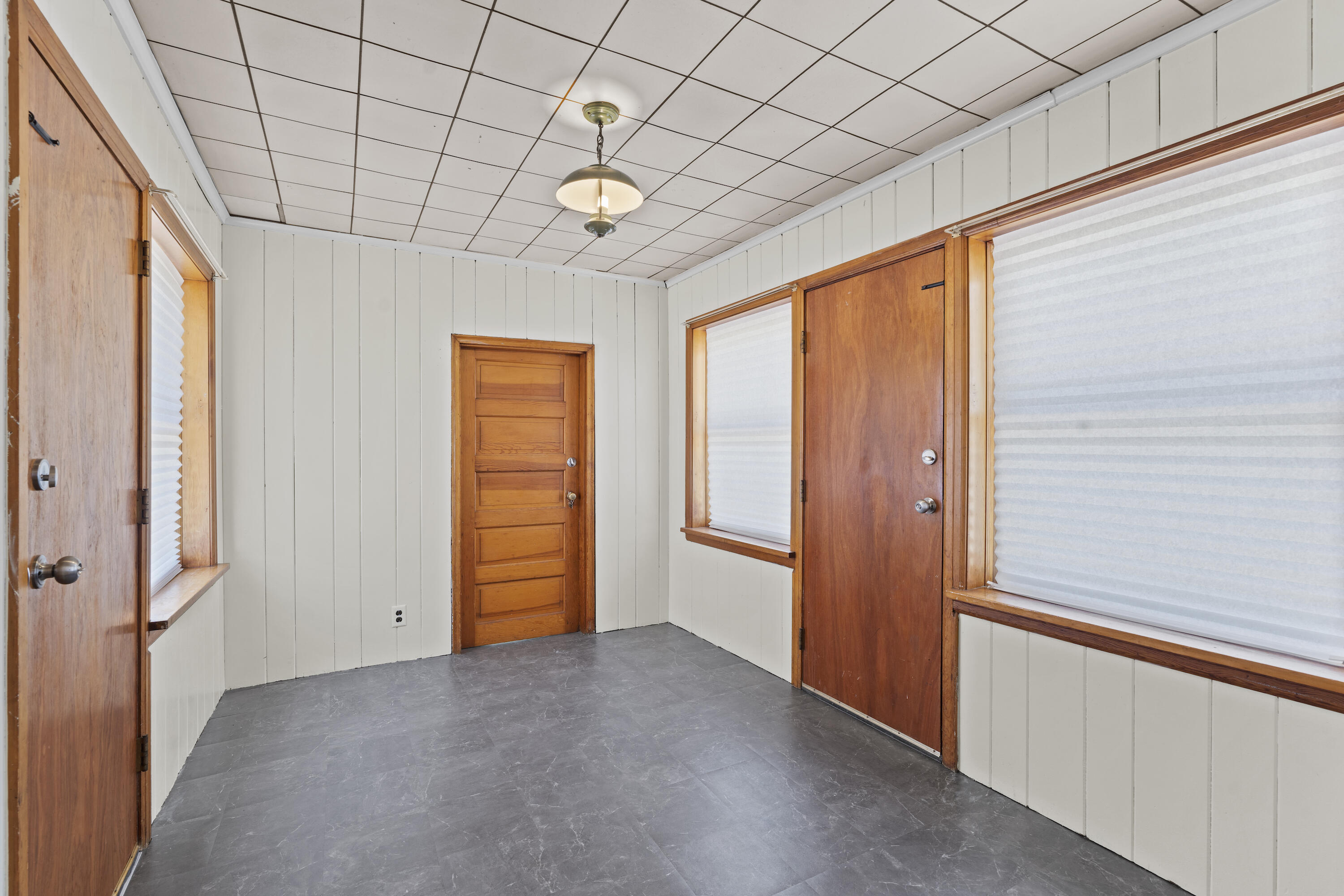 3031 South 33rd Street Milwaukee, WI 53215 - Photo 23 of 30 DSC06960