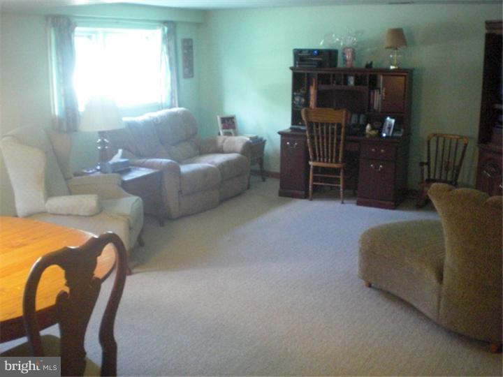 1216 Chesterfield Road Barrington, NJ 08033 - Photo 3 of 13
