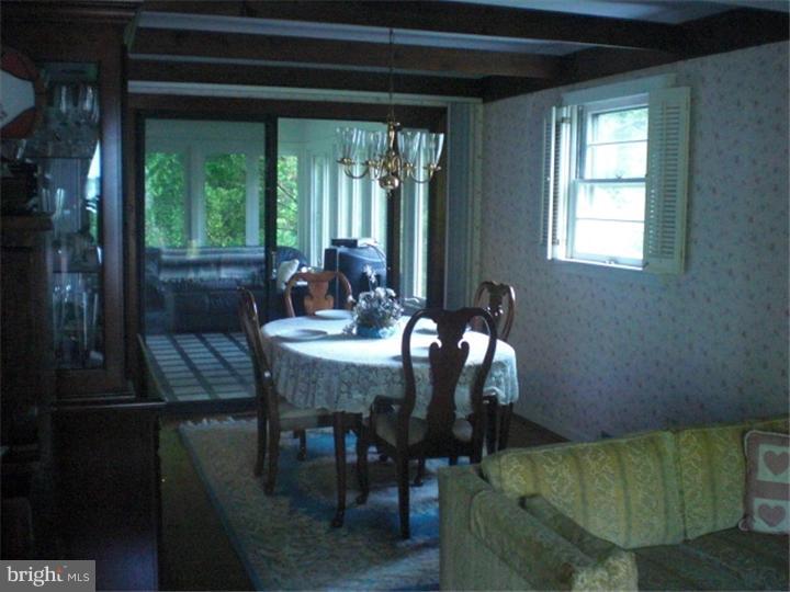 1216 Chesterfield Road Barrington, NJ 08033 - Photo 4 of 13