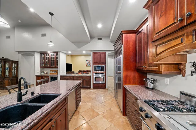 $1,800,000 | 4496 North Vía Bellas Catalinas, Tucson, AZ 85718