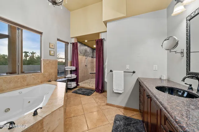 $1,800,000 | 4496 North Vía Bellas Catalinas, Tucson, AZ 85718