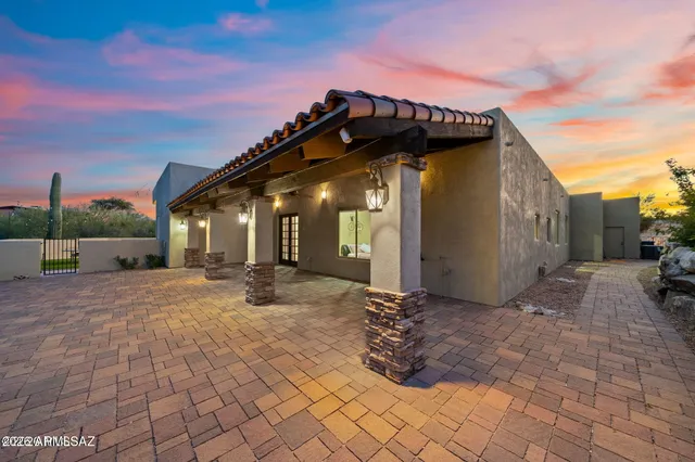 $1,800,000 | 4496 North Vía Bellas Catalinas, Tucson, AZ 85718