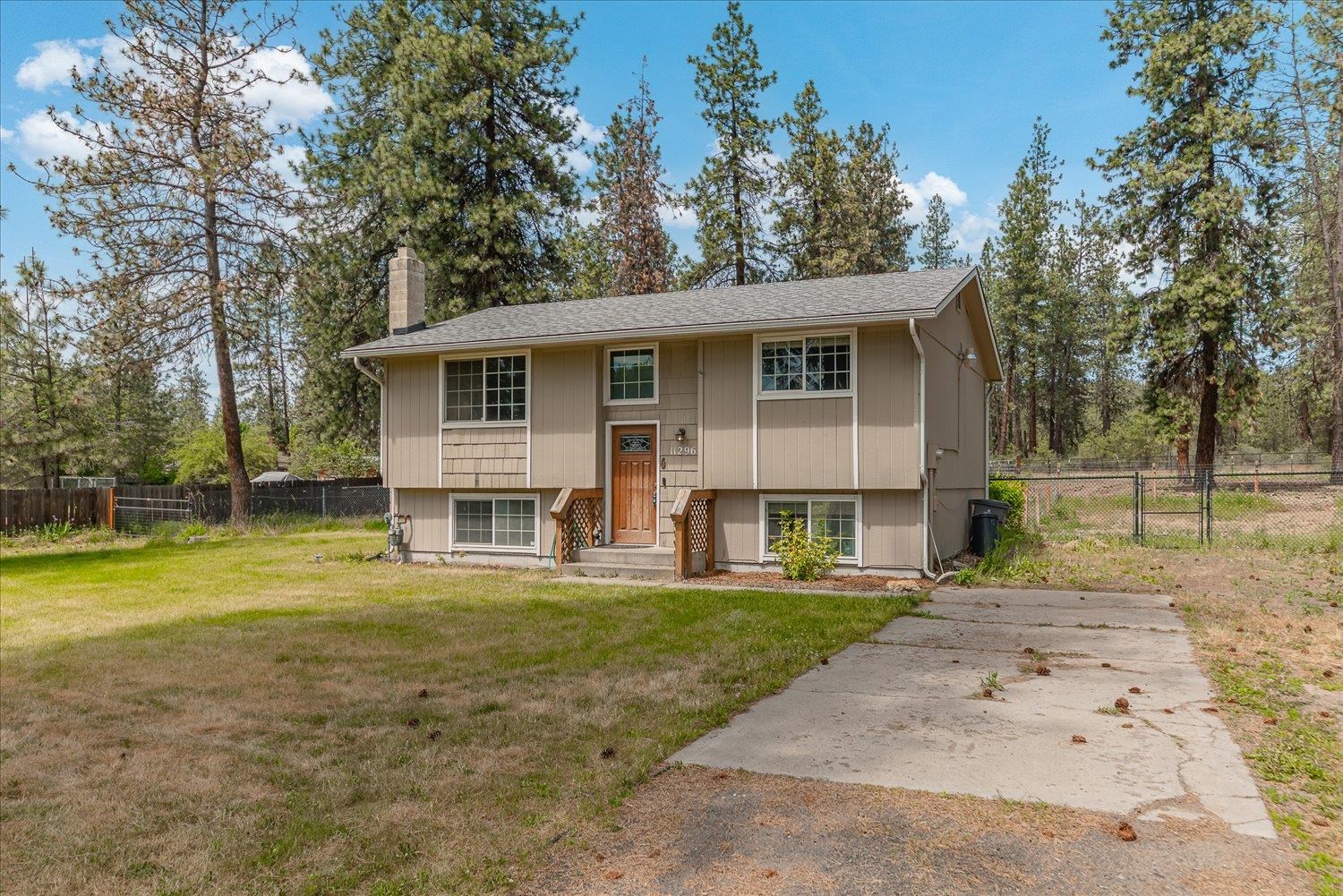 11296 West Sagewood Road Nine Mile Falls, WA 99026 - Photo 3 of 48