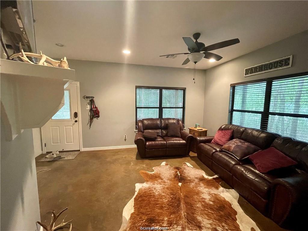 11357 Oak Lake Road Bryan, TX 77808 - Photo 3 of 14