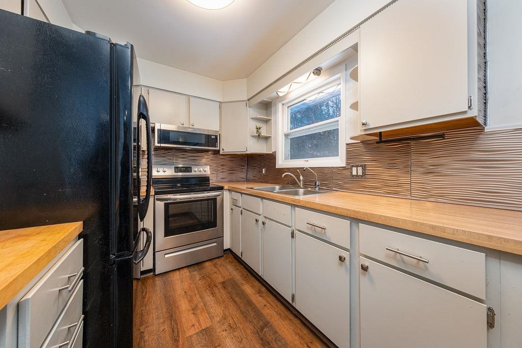 979 Rennie Lake Road Traverse City, MI 49696 - Photo 32 of 51 1930590-02ba31ed-0518-418b-bbab-776ee29e73fb.JPG