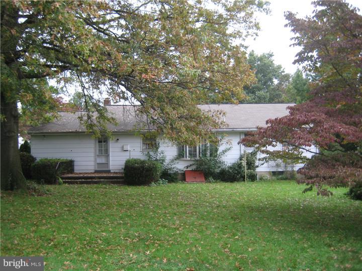 1753 Westwood Road Reading, PA 19610 - Photo 3 of 7 Gallery Image 3