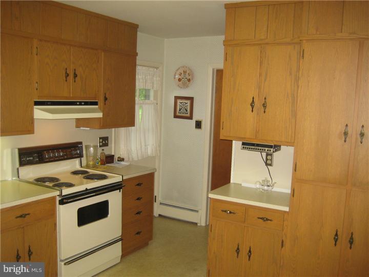 1753 Westwood Road Reading, PA 19610 - Photo 6 of 7 Gallery Image 6
