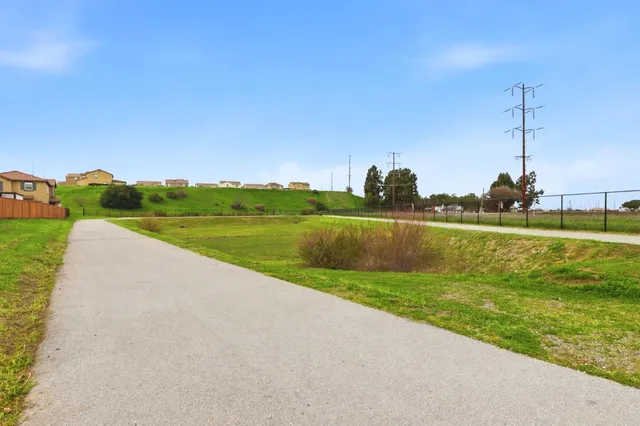 $725,000 | 504 Sandpiper Lane, Hollister, CA 95023