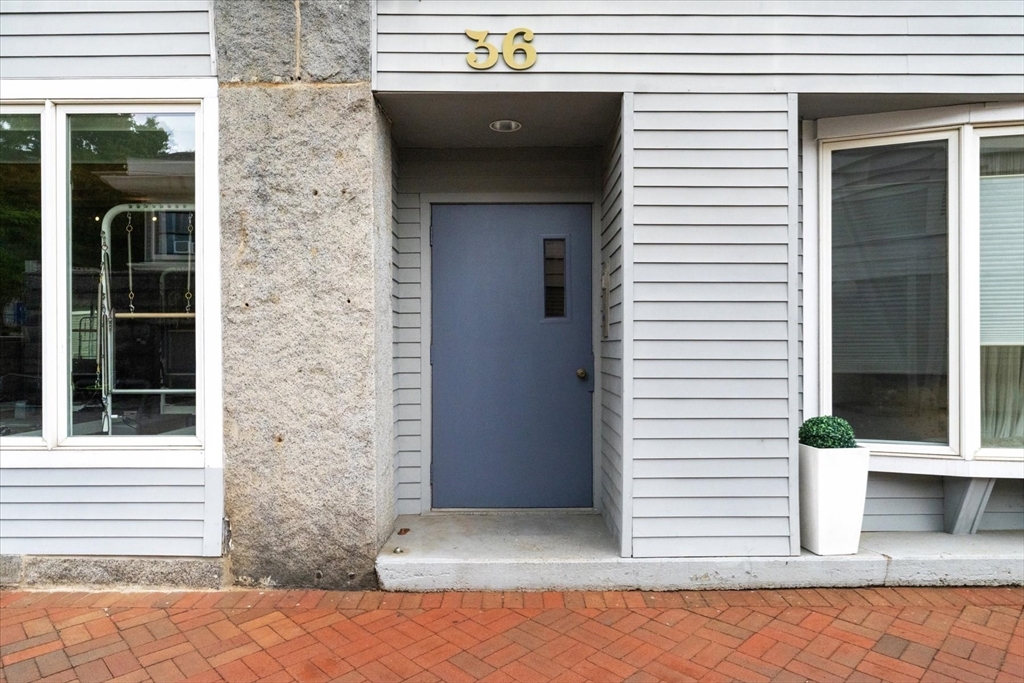 36 Commercial Wharf, Unit 2 Boston, MA 02110 - Photo 24 of 35