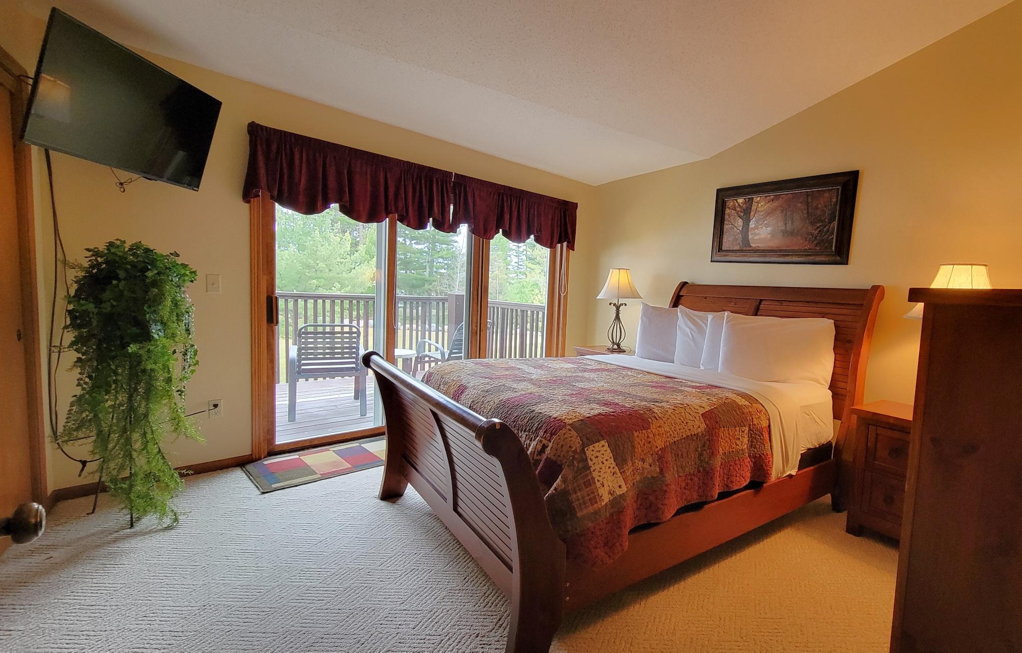 8250 Northern Road, Unit 247 Minocqua, WI 54548 - Photo 5 of 26 Gallery Image 5