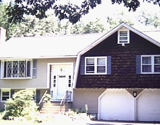 32 R Strawberry Hill Road Natick, MA 01760 - Photo 1 of 1 Gallery Image 1