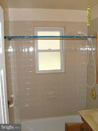 12224 Berry Street Silver Spring, MD 20902 - Photo 4 of 21 Bath1