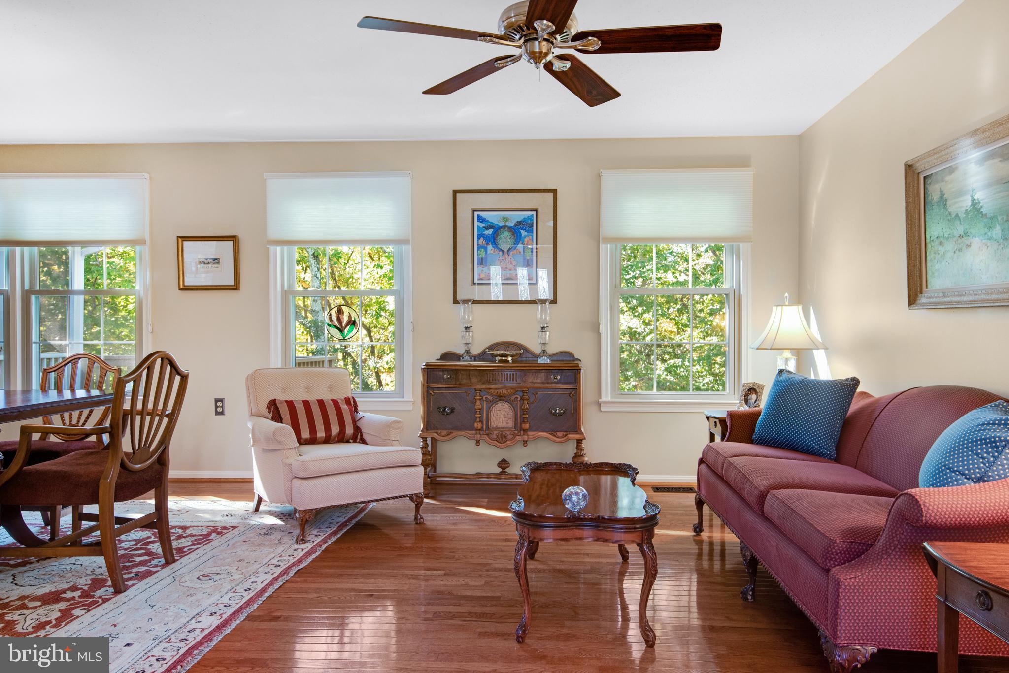860 Inverrary Court Annapolis, MD 21401 - Photo 4 of 70 Inviting living room