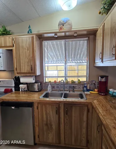 $42,900 | 4065 East University Drive, Unit 565, Mesa, AZ 85205