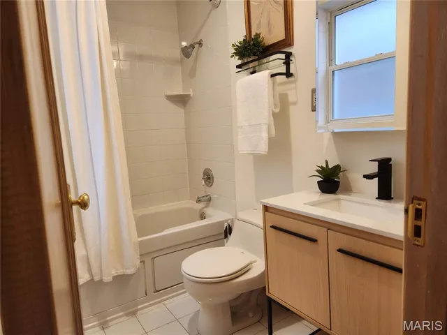 $368,500 | 6226 Southwood Avenue, Unit 2E, St. Louis, MO 63105