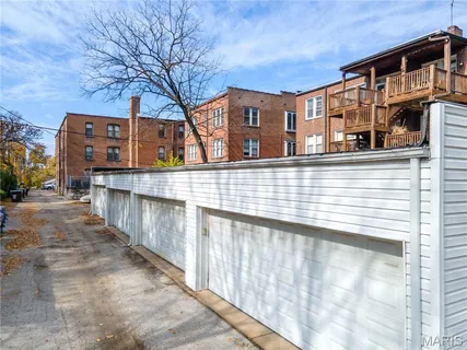 $355,000 | 6226 Southwood Avenue, Unit 2E, St. Louis, MO 63105