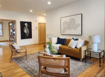 $355,000 | 6226 Southwood Avenue, Unit 2E, St. Louis, MO 63105