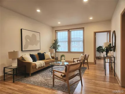 $355,000 | 6226 Southwood Avenue, Unit 2E, St. Louis, MO 63105