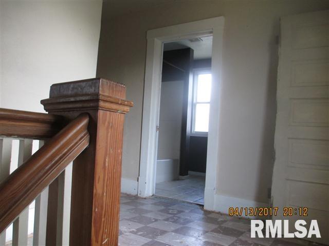 202 West Chestnut Street Canton, IL 61520 - Photo 5 of 8 Gallery Image 5