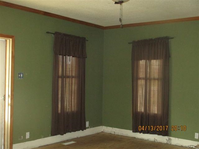 202 West Chestnut Street Canton, IL 61520 - Photo 7 of 8 Gallery Image 7