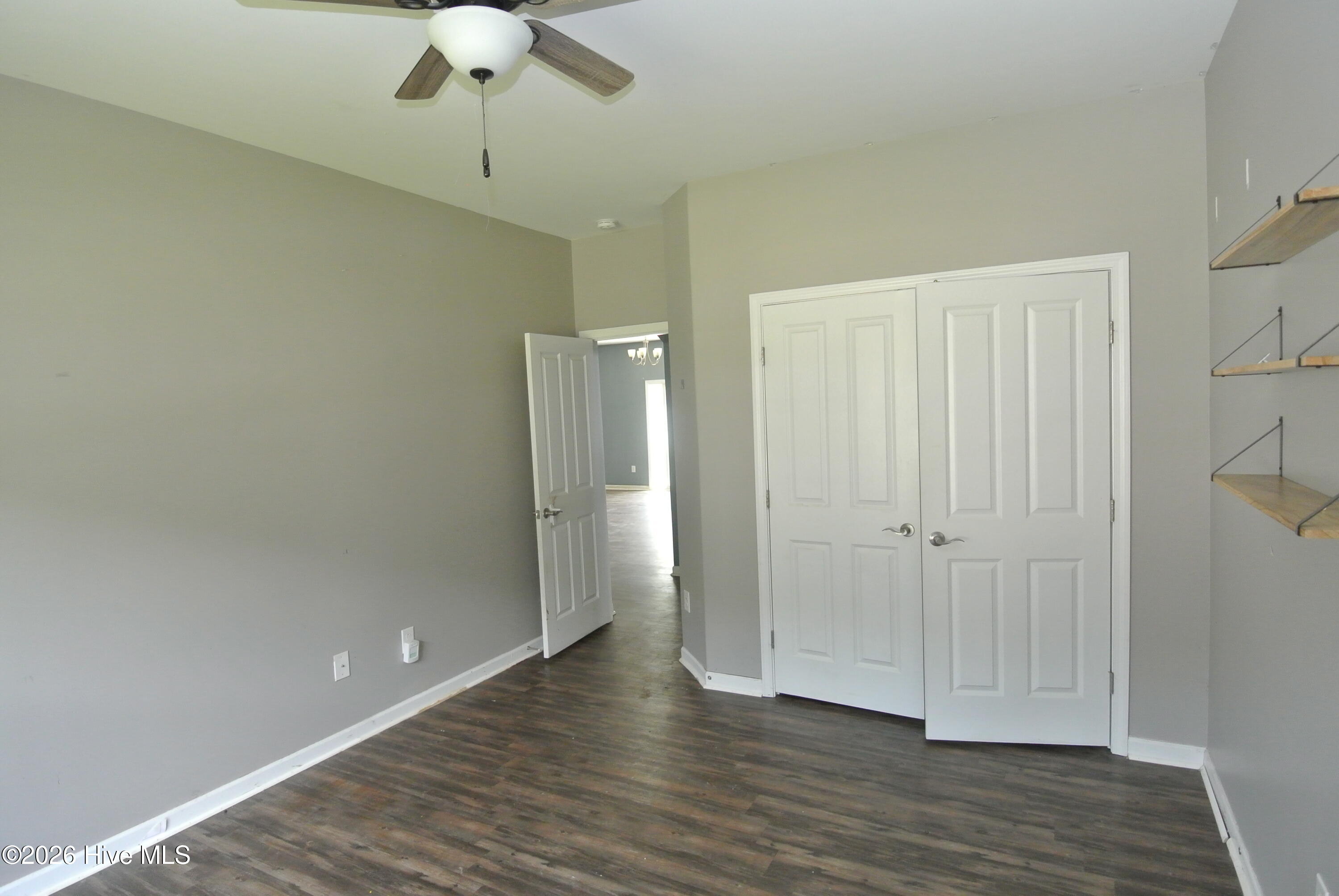 315 Station House Road New Bern, NC 28562 - Photo 3 of 28 Downstairs bedroom off entryway