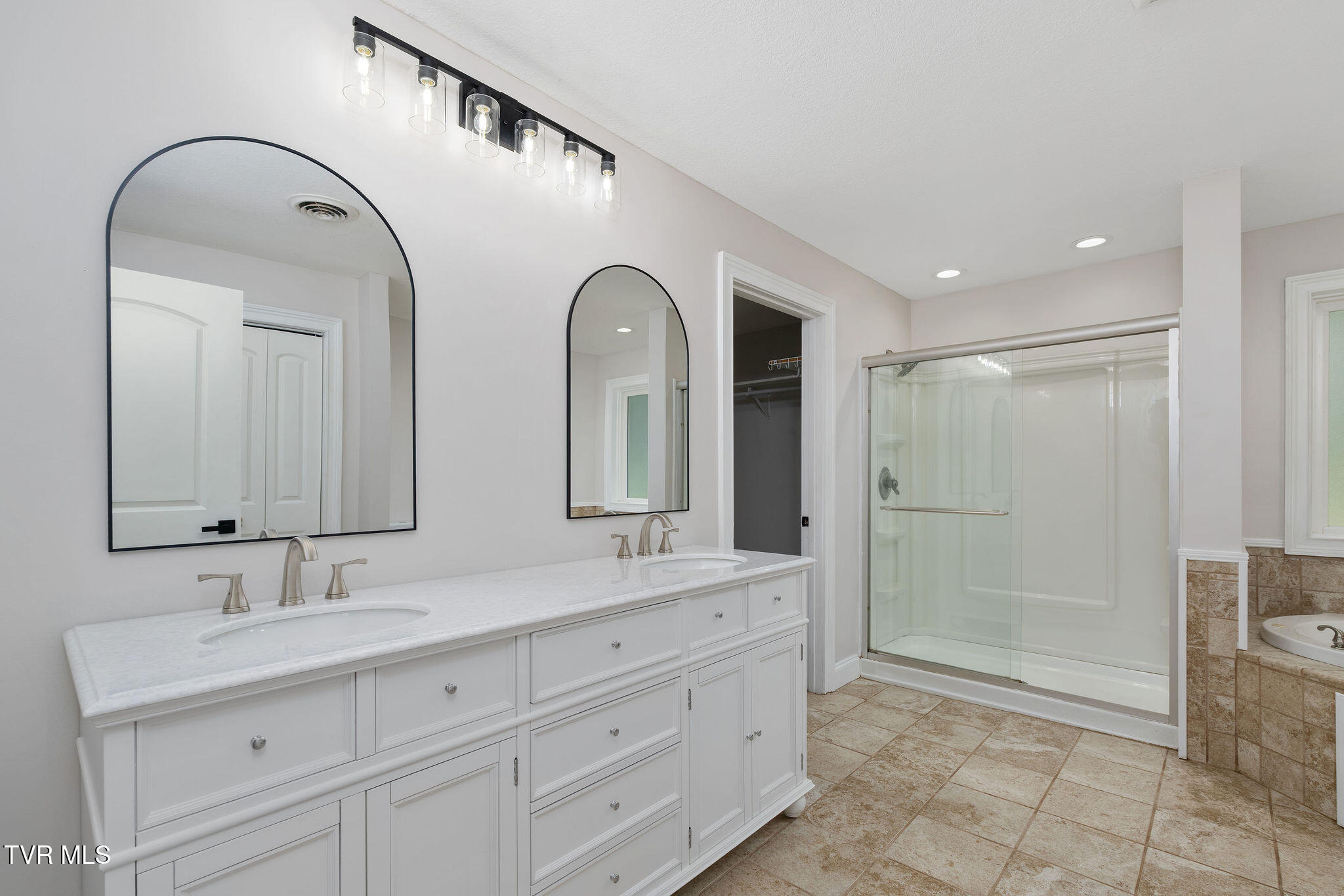 1523 Whispering Pines Road Johnson City, TN 37601 - Photo 18 of 33 DSC05082